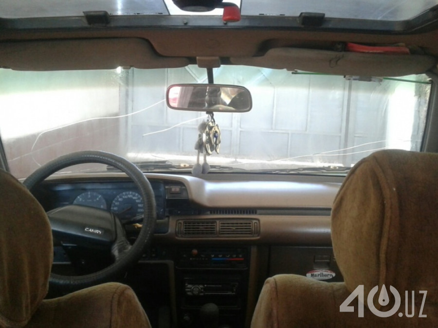 Toyota Camry II (V20)