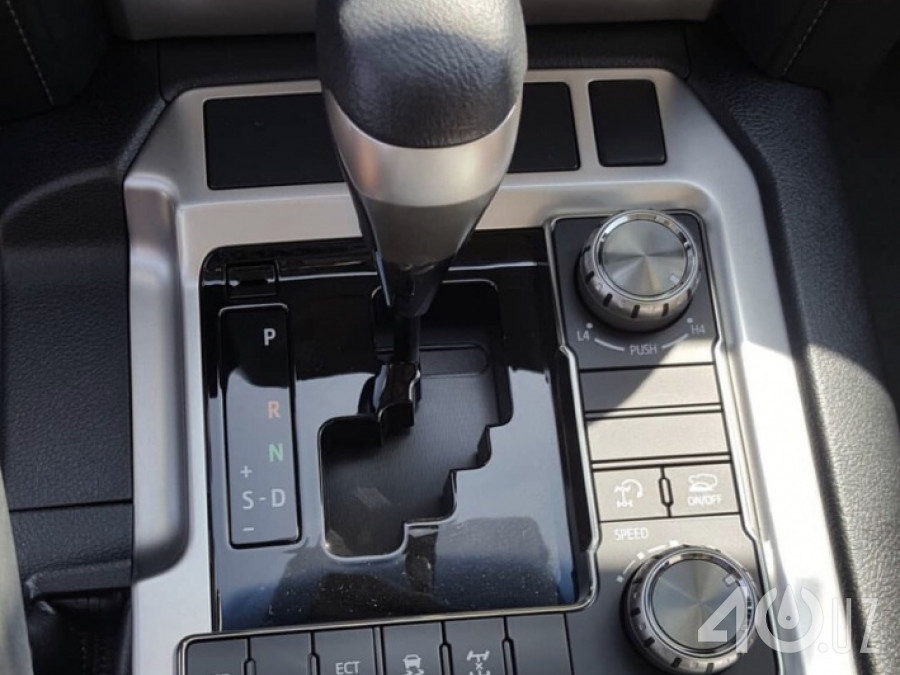 Toyota Land Cruiser 200 Series Рестайлинг 2