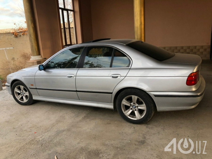 BMW M5 III (E39)