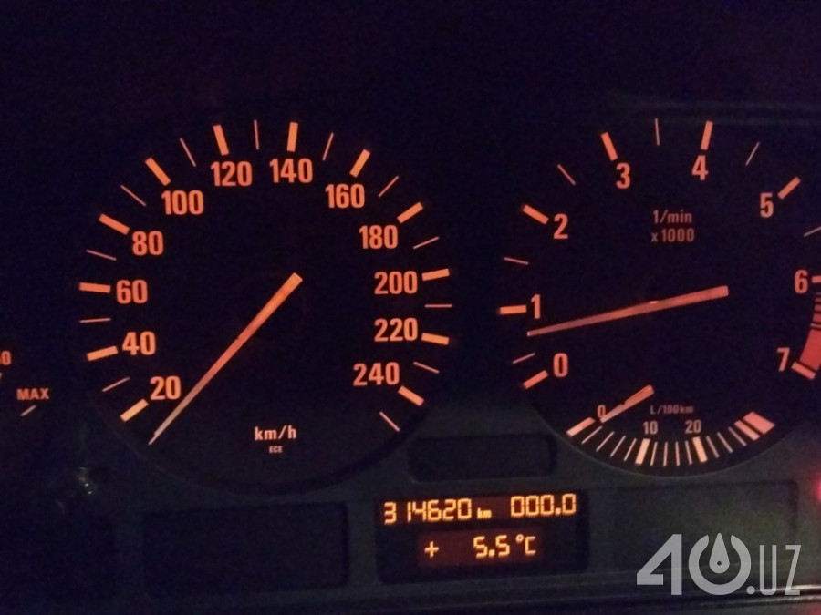 BMW M5 III (E39)