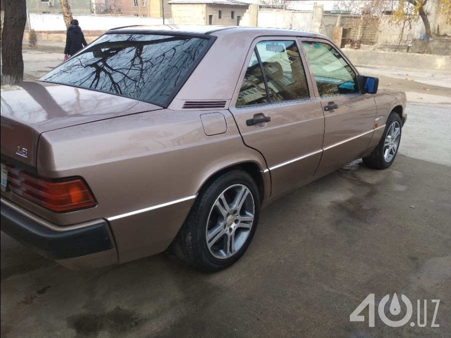 Mercedes-Benz 190 (W201)