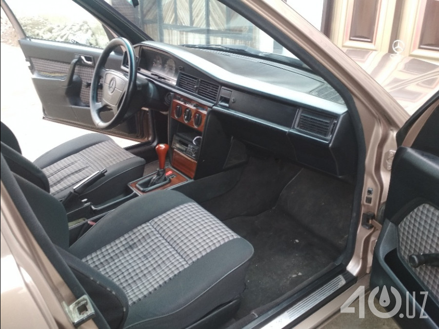 Mercedes-Benz 190 (W201)