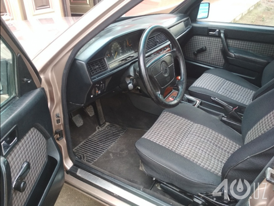 Mercedes-Benz 190 (W201)