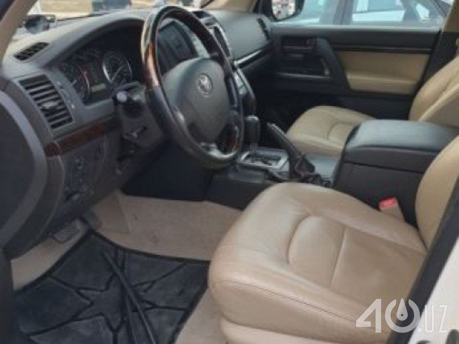 Toyota Land Cruiser 200 Series
