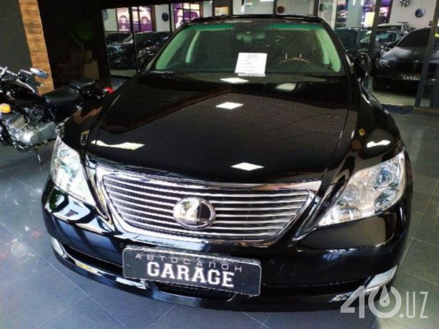 Lexus LS IV