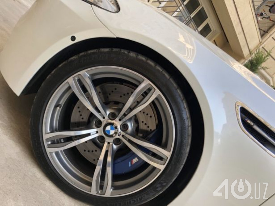BMW M5 V (F10)