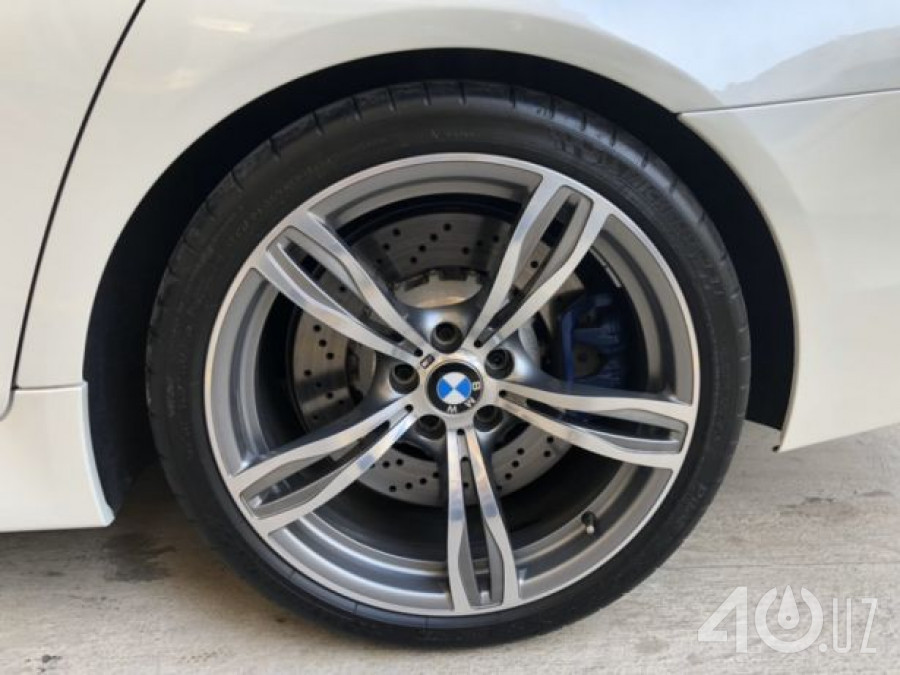 BMW M5 V (F10)