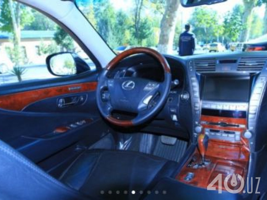 Lexus LS IV