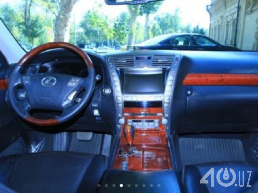 Lexus LS IV