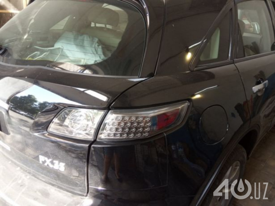 Infiniti FX I (S50)