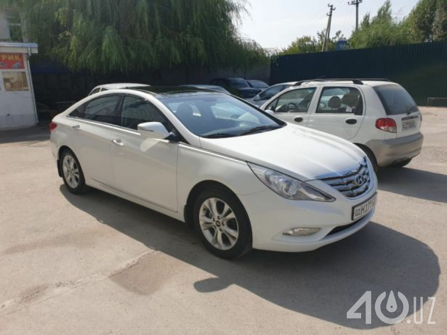 Hyundai Sonata VI (YF)