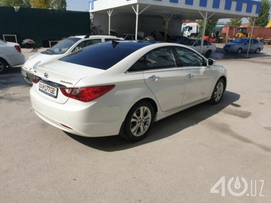 Hyundai Sonata VI (YF)
