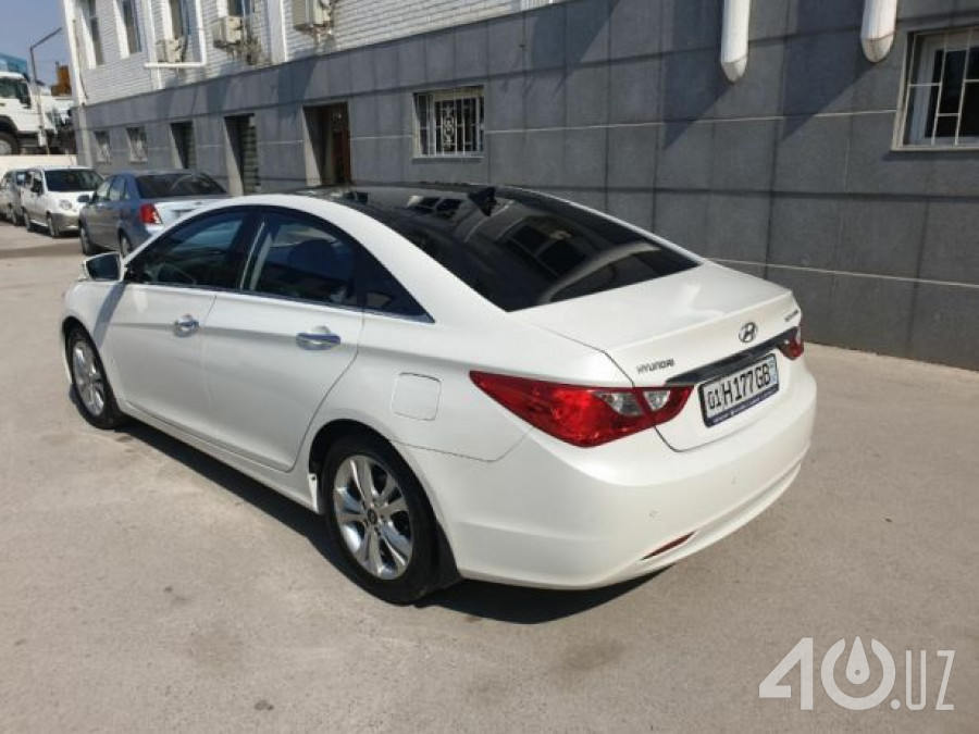 Hyundai Sonata VI (YF)