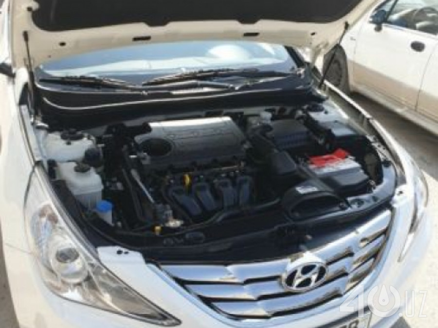 Hyundai Sonata VI (YF)