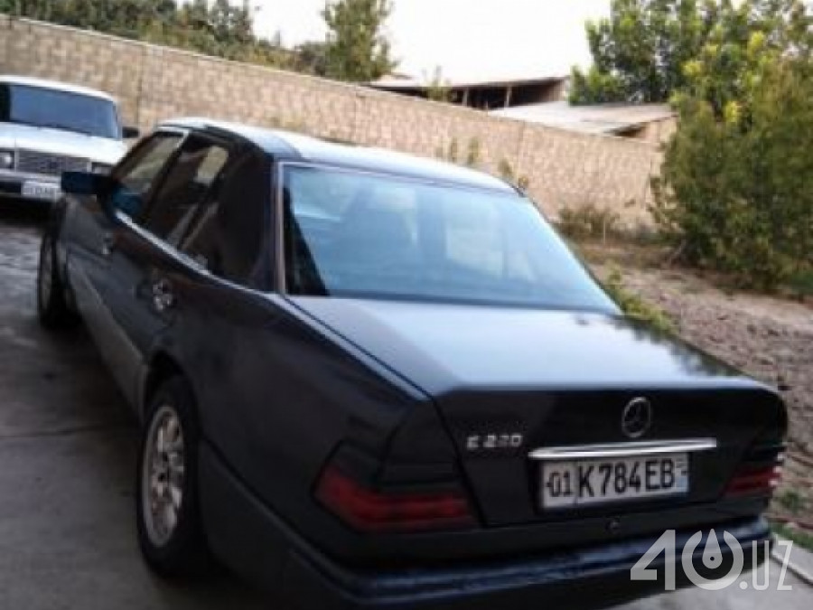 Mercedes-Benz W124