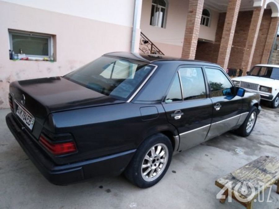 Mercedes-Benz W124