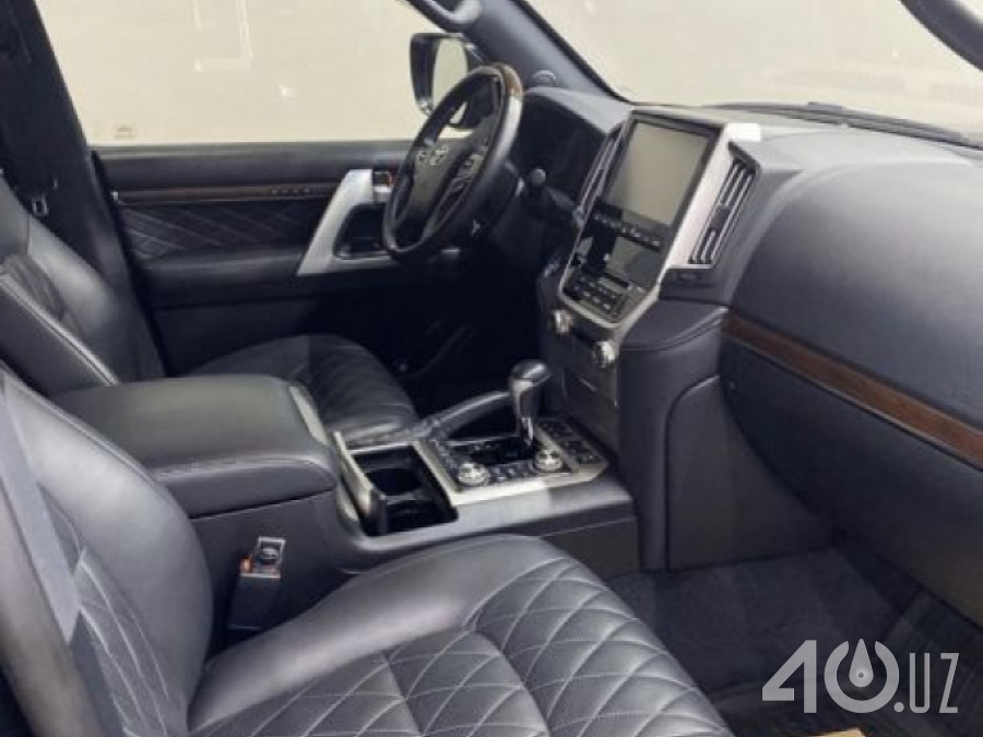 Toyota Land Cruiser 200 Series Рестайлинг 2
