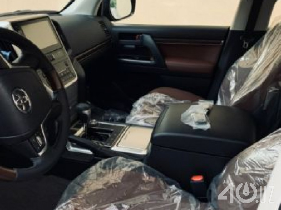 Toyota Land Cruiser 200 Series Рестайлинг 2