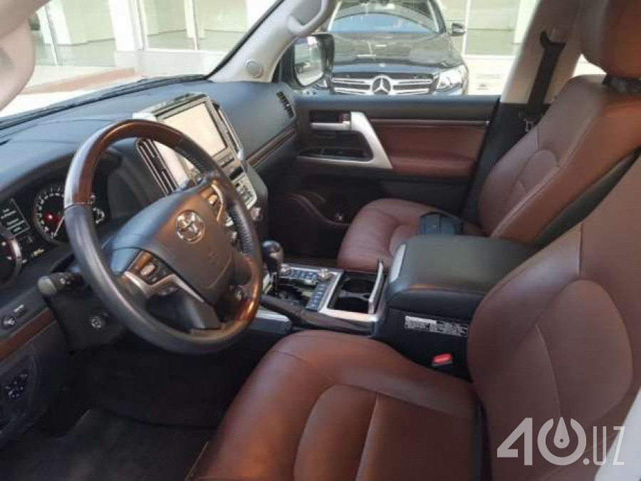 Toyota Land Cruiser 200 Series Рестайлинг 2