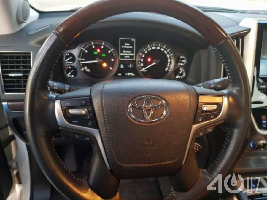 Toyota Land Cruiser 200 Series Рестайлинг 2