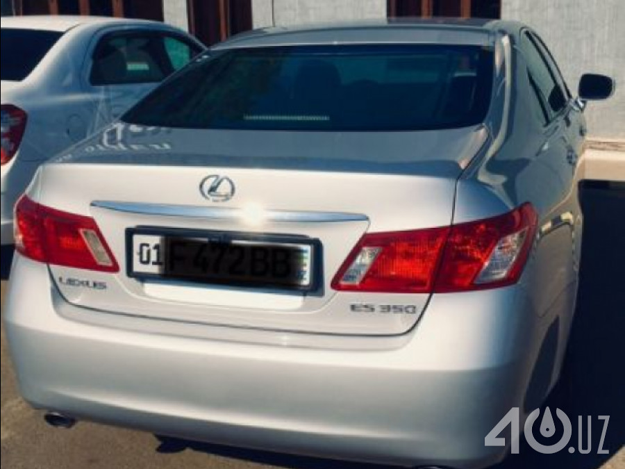 Lexus ES V