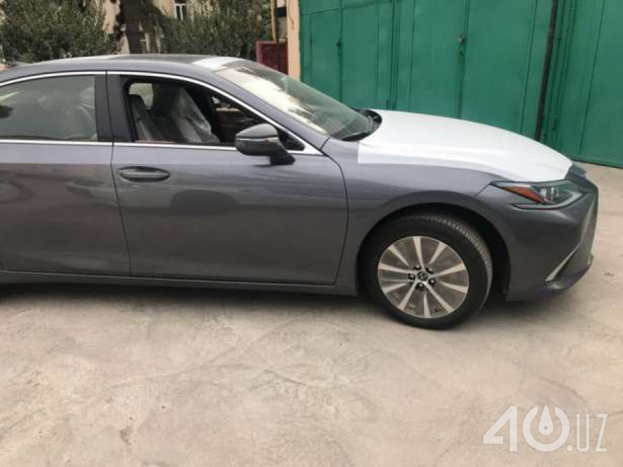 Lexus ES VII