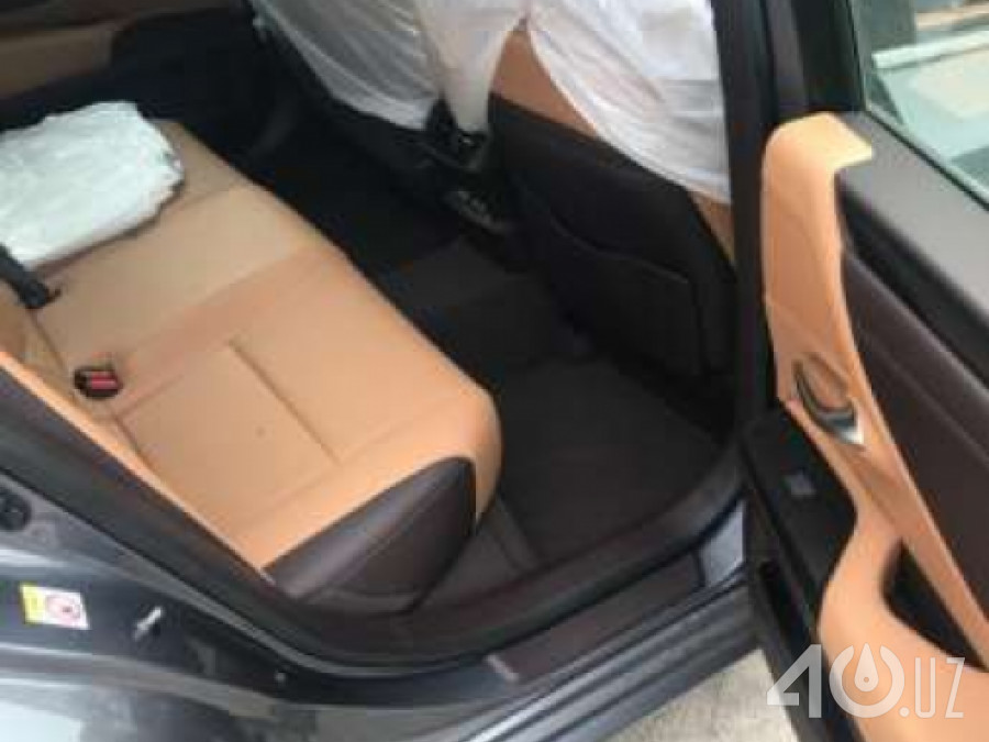Lexus ES VII