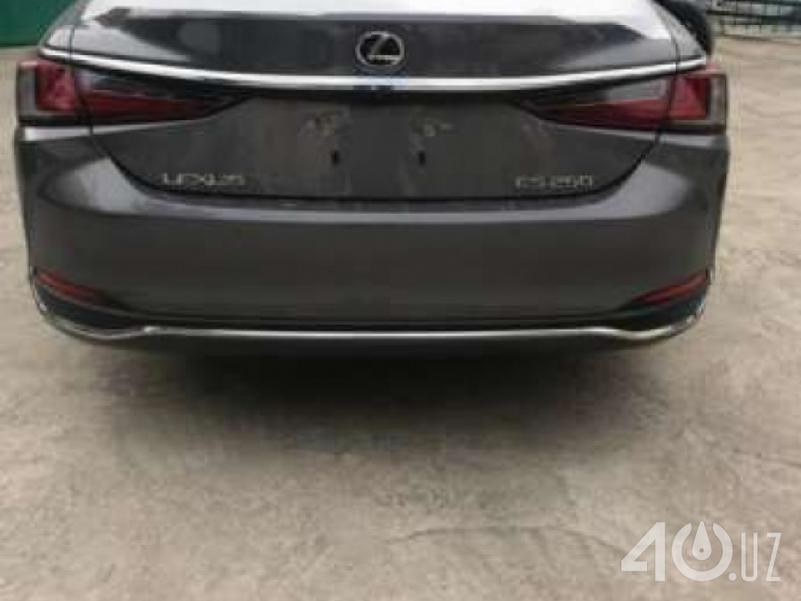 Lexus ES VII