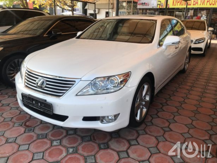 Lexus LS IV