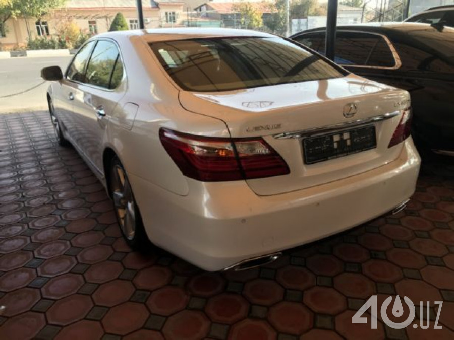 Lexus LS IV