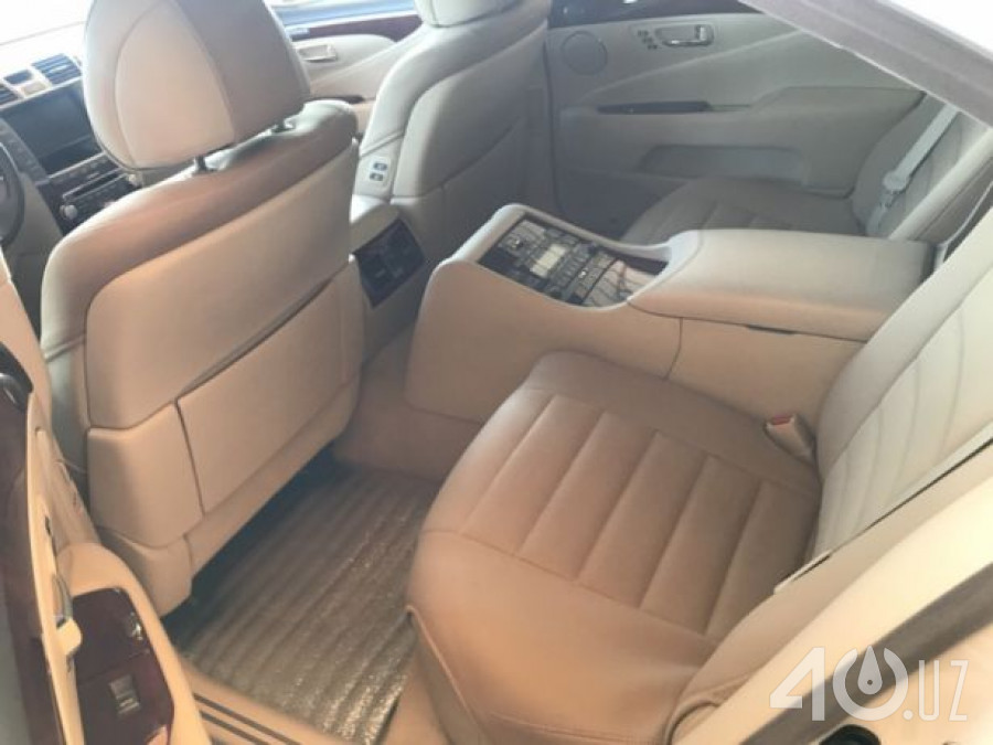 Lexus LS IV