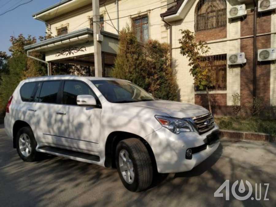 Lexus GX II