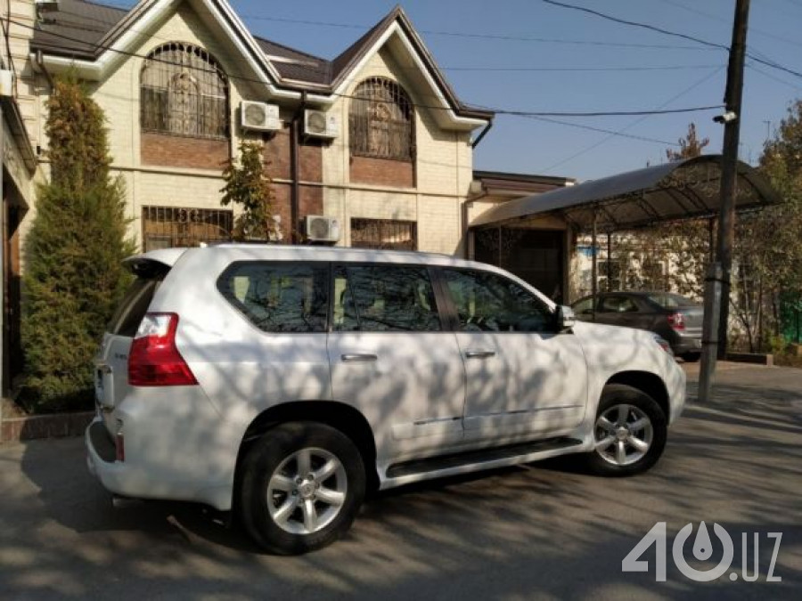 Lexus GX II
