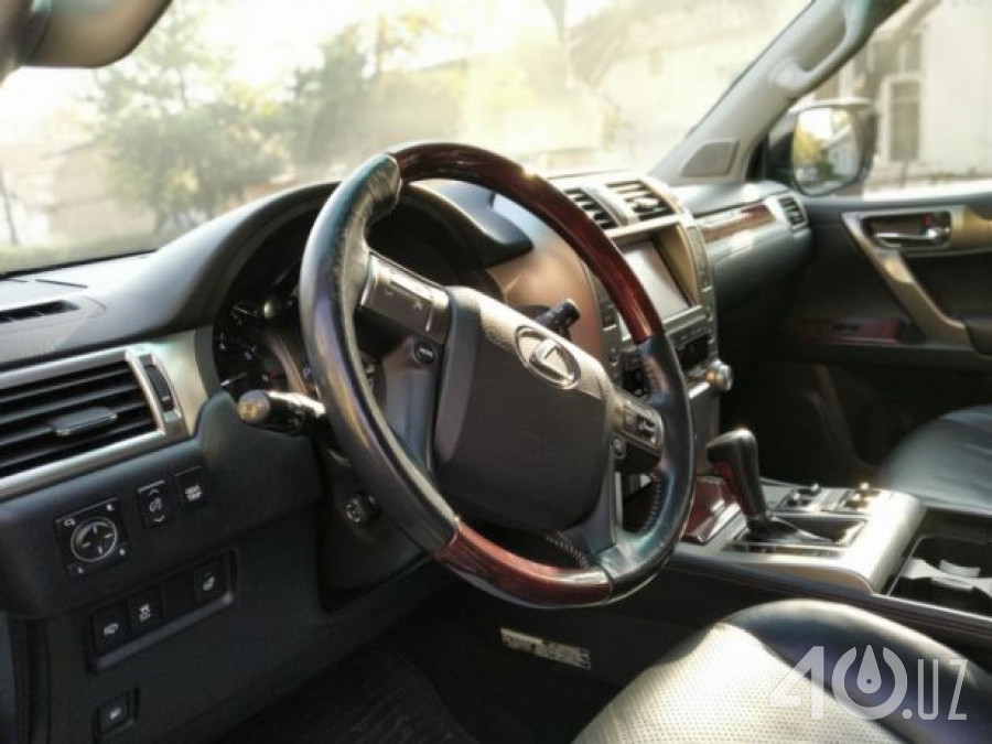 Lexus GX II