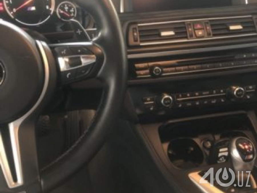BMW M5 V (F10)