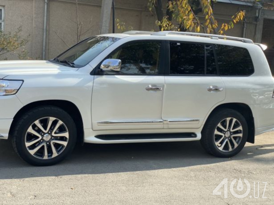 Toyota Land Cruiser 200 Series Рестайлинг 1