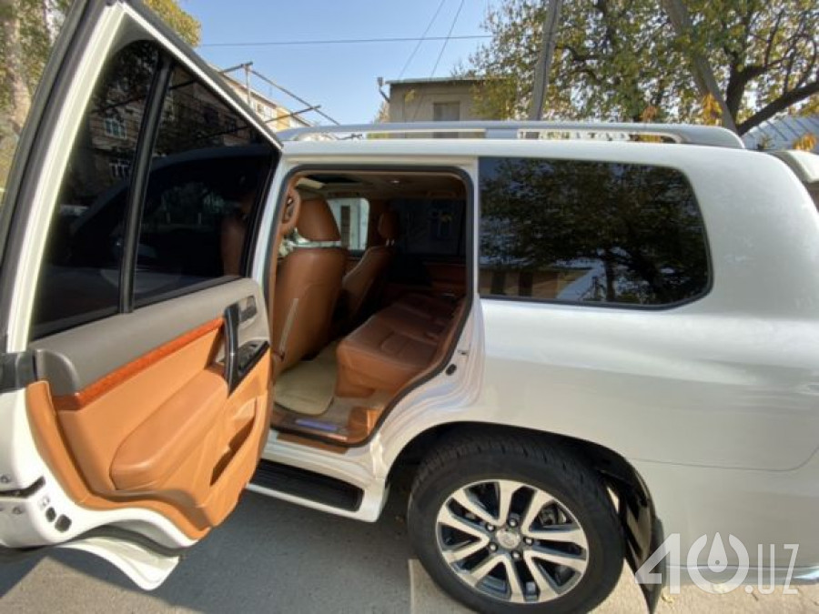 Toyota Land Cruiser 200 Series Рестайлинг 1