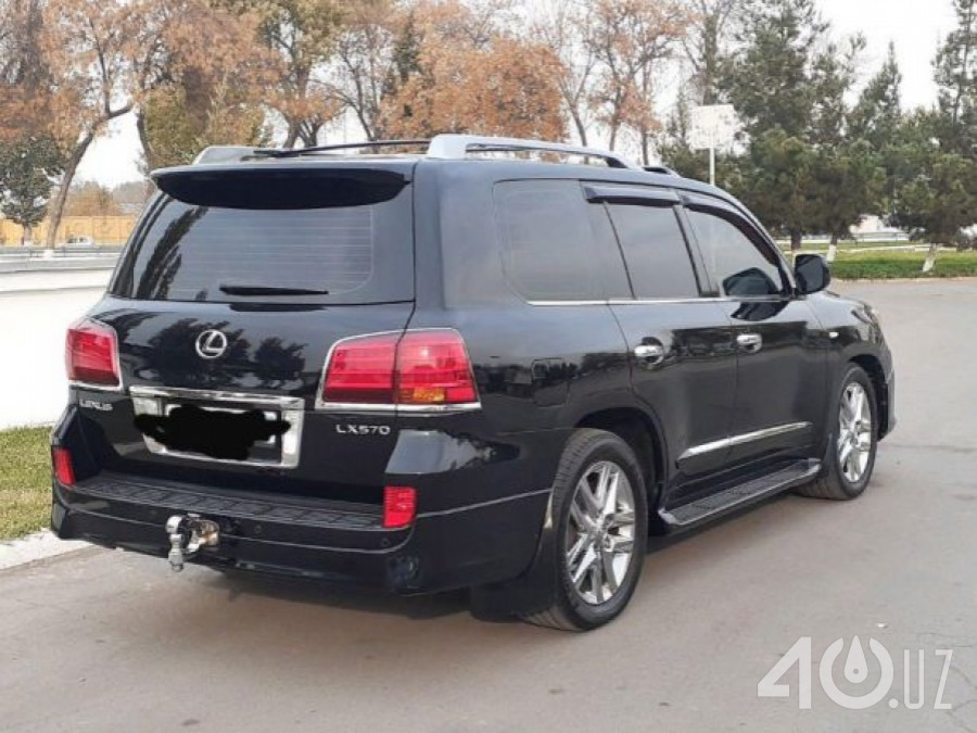 Lexus LX III