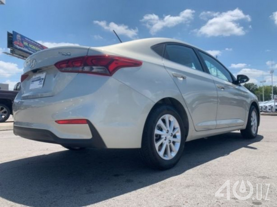 Hyundai Accent IV