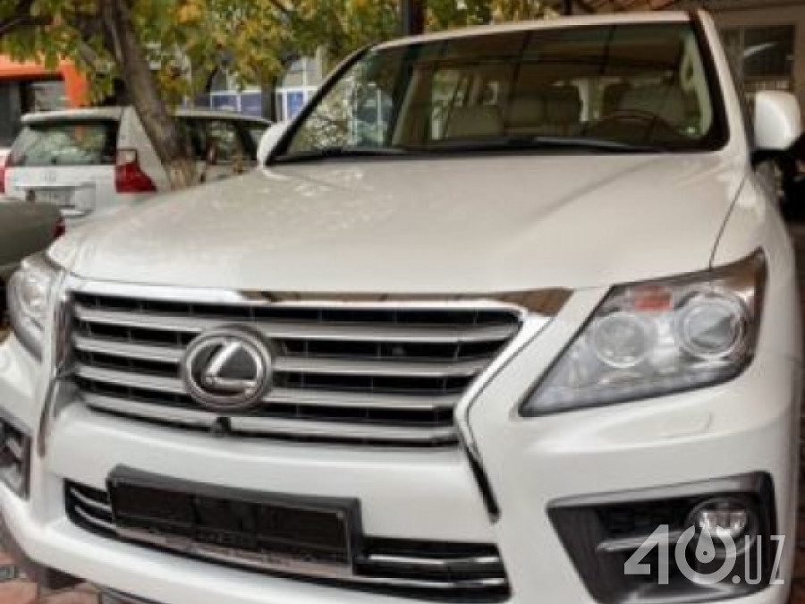 Lexus LX III