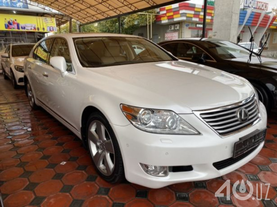 Lexus LS IV