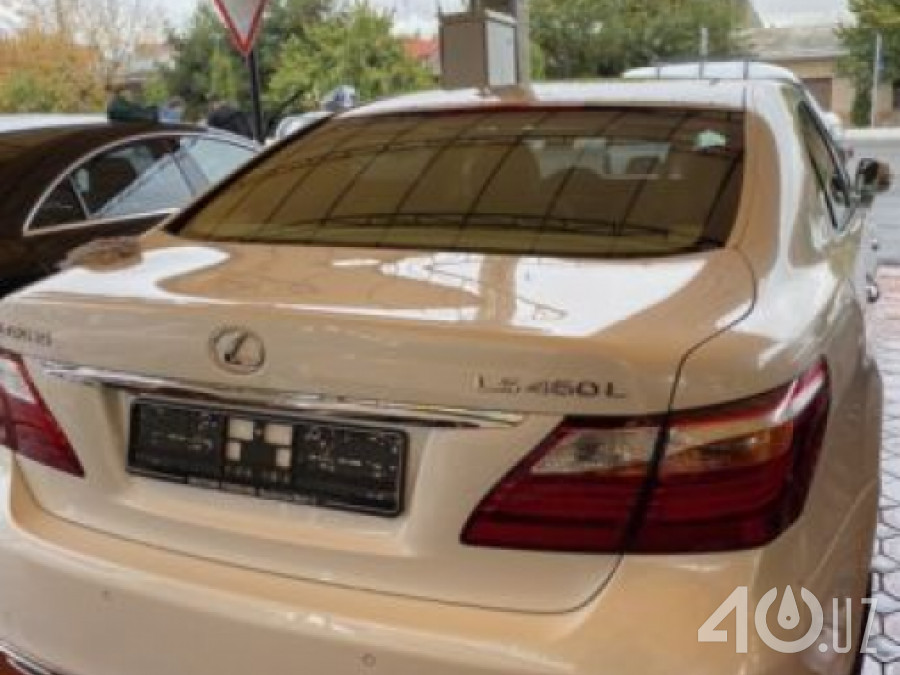 Lexus LS IV