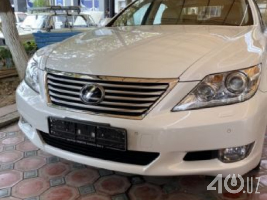 Lexus LS IV