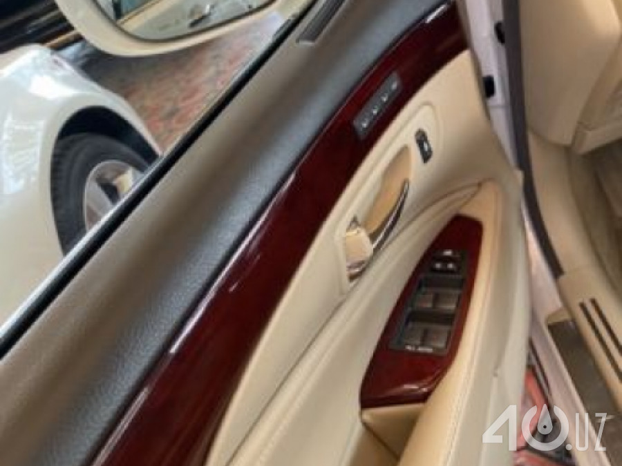 Lexus LS IV