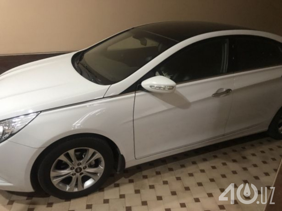 Hyundai Sonata VI (YF)