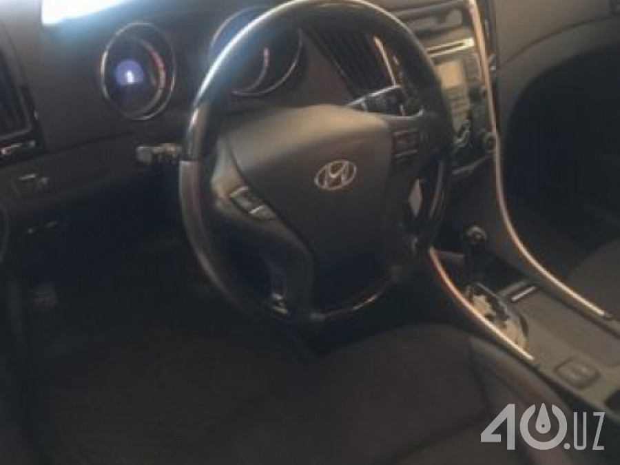 Hyundai Sonata VI (YF)