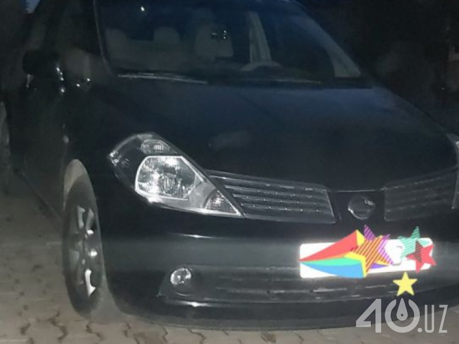 Nissan Tiida I