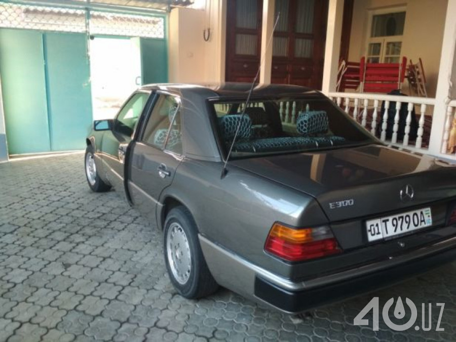Mercedes-Benz W124