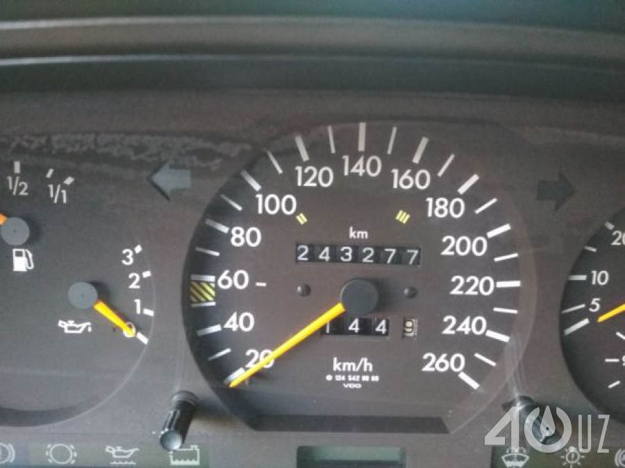 Mercedes-Benz W124