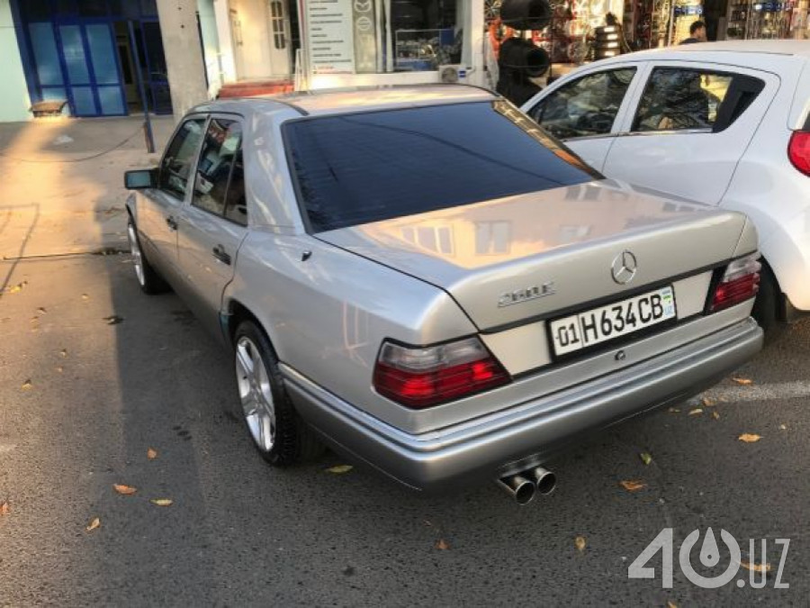 Mercedes-Benz W124